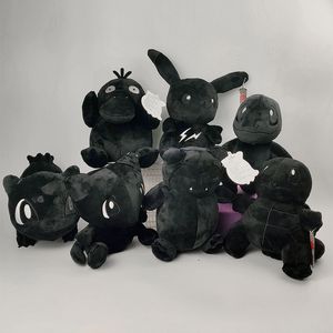 Toptan Anime Siyah Hayvanlar Peluş Oyuncaklar 7 Styles Çocuk Oyunları Savaş Oyun Arkadaşı Plushie Şirketi Etkinliği Promosyon Hediye Odası Dekor