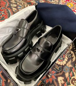 Zarif Yürüyüş Monolit Loafers Ayakkabı Kadın Mokasenler Siyah Beyaz Fırçalı Deri Sıradan Lady Kızlar Platform Lug Sole Spor Ayakkabı Toptan Ayakkabı