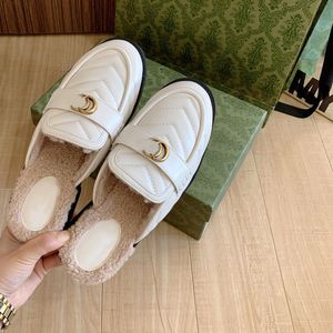 Autumn Women Flat Bottom Slippers Luxury Designer Classic Metal Letter Buckle Fur Half Drag Sheepskin Diamond Fabric TPU Anti Slides Sole Slingback Ladies Slipper