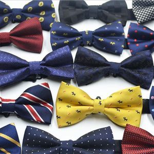Fashion Bowtie 67 color Adjust the buckle Men's stripe bowknot Neck tie Occupational tie for Father's Day tie Christmas 2332