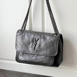 Lyxdesigner Niki Vintage Medium axelväskor äkta läderdesigner Flap Purse Handväska Totes Kopplingspåsar Rem Womens Mens Chain Hobo Envelope Cross Body Bag