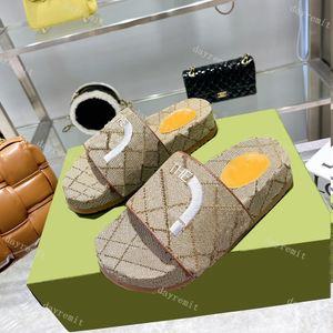 صندل المصمم Dupe AAAAA Slippers السميكة أسفل التطريز مسطح المطبوعة صندل النساء رجال شريحة شريحة شريحة تقلبات المطاط عالية الكعب