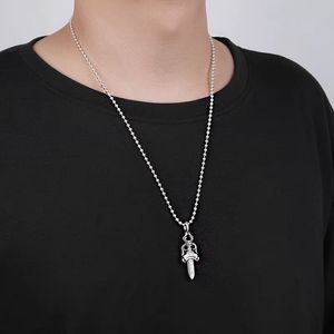 Platerade kromhjärta halsband korsar ren halsband personlighetsstorlek svärd pendel vintage thailändskt silverhalsband för män hänge halsband bröllop party smycken ingen låda