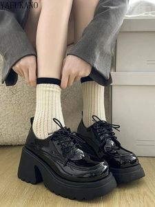 Scarpe eleganti nere con suola spessa Tacchi alti stile britannico piccola pelle 8 cm piattaforma con tacco grosso dolce e cool Mary Jane singola