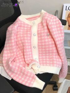 Suéteres femininos 2023 doce o-pescoço coração botão treliça emenda rosa cardigan suéter moda solta single-breasted estilo preppy suéter de malha l230921