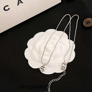 Top 18k ouro pingente de luxo colar designer marca mulheres amor charme presentes colar de aço inoxidável chuveiro de verão sem desbotamento jóias festa de noivado designer necklac