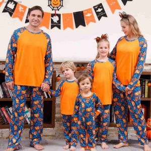 Familjsmatchande kläder 2023 Ny Halloween Familj som matchar casual o halspyjamas Set Parent-Child 2 Pieces Passar Baby Romper Sleepwear Soft Loose Pyjama T230921