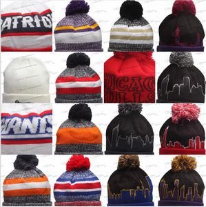 NEW 2023 Men's Football Vintage Desingers Knitted Cuffed Pom Hats Striped Sideline Wool Warm Basketball Beanie Cap for Christmas