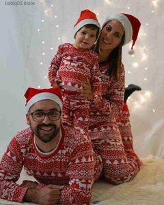 Familjsmatchande kläder God jul älgtryck Family Pyjamas Set Parent-Child Matching Outfits Casual 2 Pieces Sleepwear Xmas Gift New Year Clothes T230921