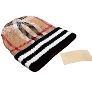 Mångsidig klassisk stickad hatt utomhusarbete Designer Märke stickat hatt Mens kvinnor Autumn och vinter utomhus sport varma bomullshattar