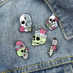 Rose Series Skull Mushroom Brooches Pins Alloy Painting Cat Flowers Collar Badge For Halloween Gift Skeleton Knapsack Clothes Wear243c