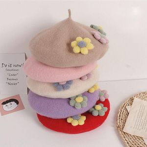 Berretti in feltro di lana fatti a mano con fiori freschi di margherita, regalo colorato, cappello da donna, berretto 2024