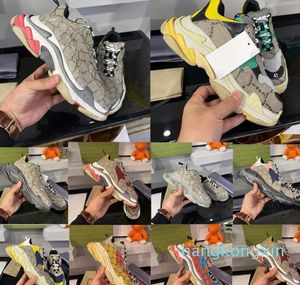 Designer sneakers Hacker Project Shoes Män kvinnliga tränare Letter Printing Shoe Rhyton Multicolor Sneaker With Box