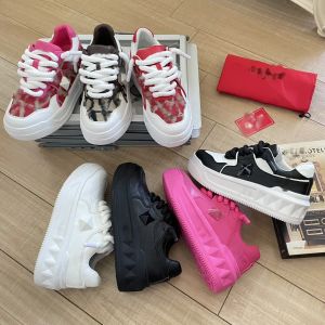 Designer trainer mulheres tênis um parafuso prisioneiro xl tênis masculino sapatos de plataforma oversized rebite trainer solas de borracha tênis baixo-top sapatos esportivos