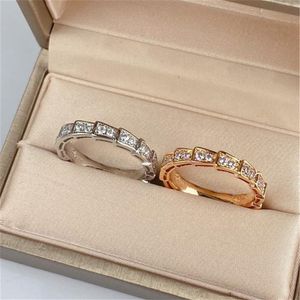 Luxury Womens Designer Ring Fashion Rings For Women Top Quality Classic Snake Shaped Diamond Ring Luxury Designer Jewerly Annivers263f