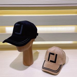 Casual Ball Caps Designer Classic Hats for Men Woman Winter Warm Cap Letter Design Hat 2 Colors