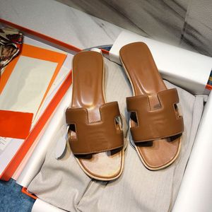 Designer Slippers Mulheres deslizam sandálias de couro genuíno de verão praia arrasto marrom marrom sandália feminina com bolsa de pó 35-42