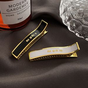 High Quality Enamel Metal Hair Clips Black Luxury Gold Edged Letter Barrettes New Autumn Designer Hair Jewelry Women Versatile Style Side Hair Clip Classic Headwear