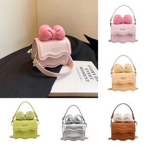 Осенняя новая корейская версия, мини-детская сумка на плечо для девочек, маленькая сумка через плечо с цепочкой и бантом, сумка для родителей и детей, женская сумка 230915