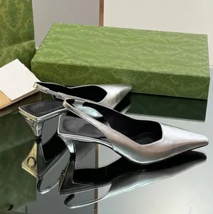En iyi tasarımcı sandalet kadınlar gerçek deri moda elbise ayakkabıları 5.5cm koni topuk kare ayak parmağı klasik parti ayak bileği kayış markası slingback ayakkabı