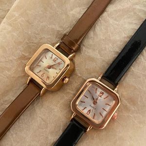 Orologi da polso Semplici classici da donna quadrante piccolo orologio vintage quadrato cinturino in pelle sottile elegante quarzo femminile casual