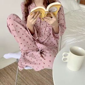 Sexig pyjamas bomullskvinnor pyjamas koreanska sömnkläder sommar pijama hjärttryck pyjamas kort ärm 2 bit set kostymer loungewear 230922