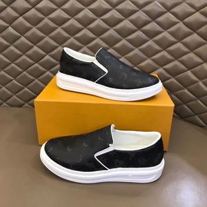 Buty swobodne Buverly Hills Sneakers poślizg na designerskich mężczyznach Buty biały zryta cielęcy płaski Modna moda Treaker Treaker Rozmiar 38-45 09