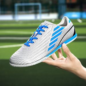 Scarpe antinfortunistiche 2023 Primavera Calcio Calcio per ragazzi Low Top Comode tacchette per adulti Scarpe da ginnastica antiscivolo 230922