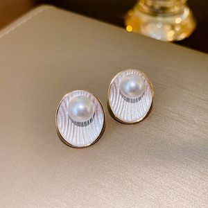 S3797 Fashion Jewelry S925 Silver Post Women Earrings Retro Geometric Faux Pearl Niche Design Stud Earrings