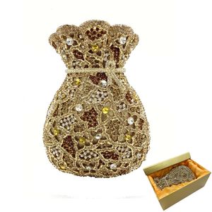 Kvällspåsar est lyxiga kvinnor Evening Bag Party Pouch Designer Hollow Out Crystal Clutches Gold Pures Money Handbag 230921