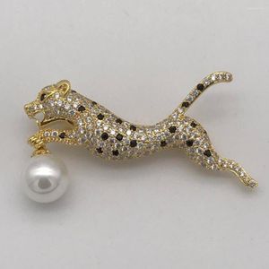 Brosches Plate Leopard 10mm Shell White Pearl Brosch Scarf Clips Breastpin Pendant BRP040-1