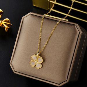 Designer colar trevo de quatro folhas luxo top jóias feminino 18K ouro pequena flor com opala grama de quatro folhas colar de aço titânio presente de jóias Van Clee