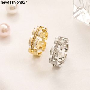 Designer Women Love Sier Gold Rings Copper Fashion Jewelry Spiral Ring Wedding Party Diamond Alphabet Accessory Gift