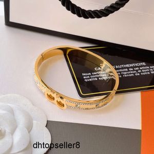 top Diamant-Armreif, Gold-Charme-Armband, Puppe, europäische und amerikanische Modemarke, junger Stil, klassischer Stil, 18 Karat vergoldet, luxuriöse Weihnachtsgeschenke für Frauen