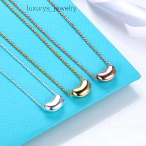 Jewelrys Tasarımcısı 18K Gold Gümüş Lüks Marka Peyfaz Kolyeleri Fasulye Bezelye Sevimli Moda Tasarımcısı Kısa Zincir Tüzbün Kolye Mücevher Hediyesi Kadınlar İçin