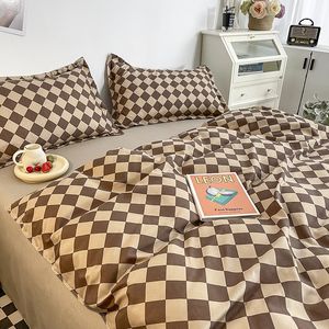 Sängkläder sätter vintage checkerboard kaffe blå mjuk singel full queen size pojkar flickor täcke täcker inget fyllmedel platta lakan kuddar kit 230921