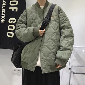 Mens Down Parkas Winter Rhombus Grid Growid Kurtka baseballowa Retro Przyczynowo luźna High Street duża wielkość ciepłe bawełniane kurtki męskie ubrania 230921