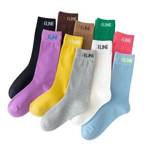 Autumn Winter Designer Cel Candy Color Printed Letters Socks Män Kvinnor Casual Andningsvarumärke Bomullsrörstrumpor unisex