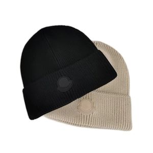 Beanie designer bobble hatt kvinnor hårboll cloches broderi märke varm hår boll män mössa vinter varm