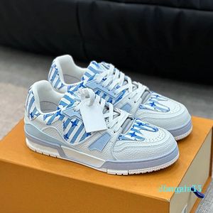 23SS Ny säsongsdesigner Topp lyxiga sneakers präglade mjuk kalvskinn Vitt mönster Outrula Män stil mode basketskor designer inspirerade sportskor