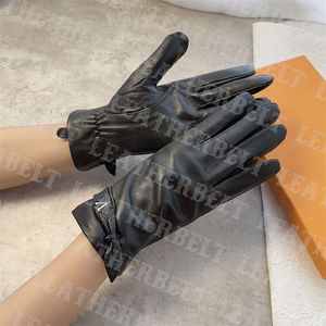 Winter Women Plush Gloves Metal Letter Sheepskin Mittens Outdoor Warm Leatherf Fiver Finger Gloves