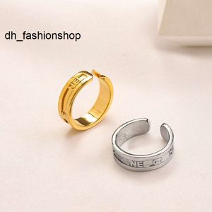 Anéis de casamento estilo retrô anéis de casamento populares designers de marcas de moda 18k banhados a ouro para mulheres joias presente novo padrão tamanho ajustável