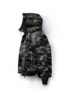 Qulity Goos varumärkesdesign Hooded Men Down Coat Luxury 86320 Thicken Down Jacka Canada Camouflage Parkas 7 Colors Coats