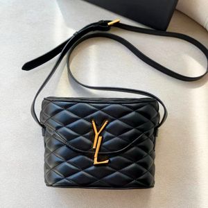 Lambskin Women Mens Designer June Box Box Cowboy Bag Luxury Coulder Cosmetic Fashion Quilted Make Up Clutch Denim Baguett