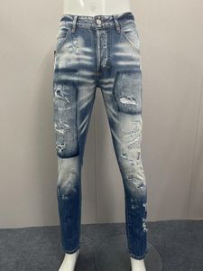 Herren Jeans 2023 Frühling Hellblau Modisch gepatcht lackiert Kleine Füße