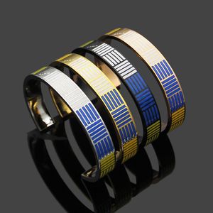 Nuovo design in acciaio al titanio V-lettera Blu Bianco Giallo Smalto Plaid Bracciale aperto braccialetto moda orecchino collana Gioielli firmati LVB202