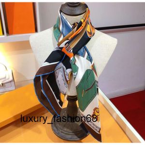 Scarves top Designer High Quality Twill Real Silk Scarves Luxury Brand Letter Print Classics Pattern Square Scarf Women Summer Beach Headband Fashion Accessories S
