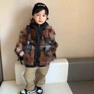 BBR2023 Novas roupas de grife infantis de alta qualidade jaqueta de lã de cordeiro infantil com isolamento grosso e jaqueta de veludo fino presente de Natal