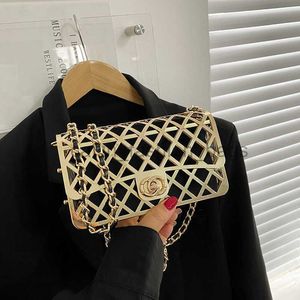 Cross Body Bag Metall kleiner Tasche Luxus Bag Fashion hohl personalisierte Umhängetasche Ins Frauen Kreuzkörper kleiner Quadratbeutel Designer -Tasche