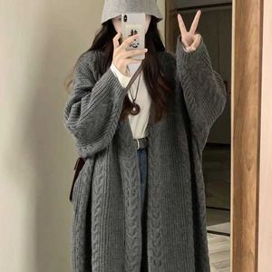 Outono e novo casaco de tricô cardigan feminino longo massa frita torções arrumadas estilo preguiçoso top